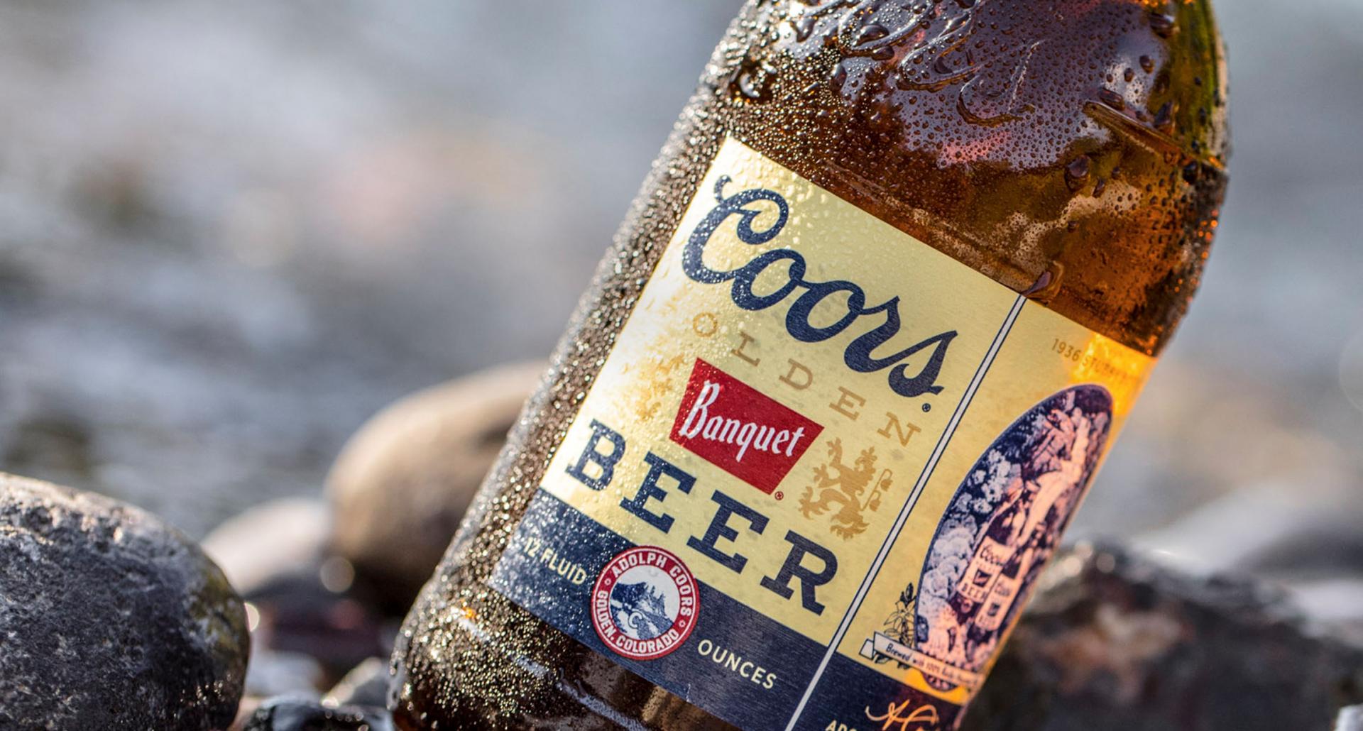 Coors Banquet bottle